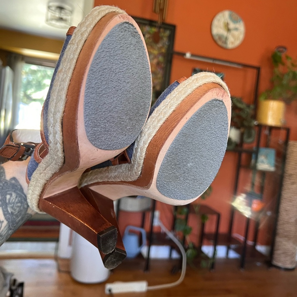 👠 🚨 Coach Denim Espadrille Heels | Size 6 🚨 - Picture 9 of 10